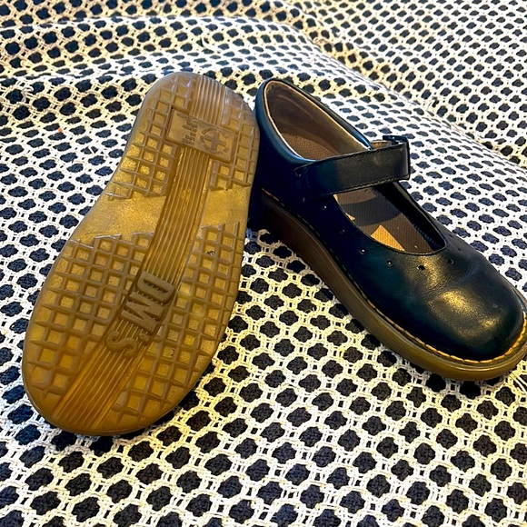 Black DR Martens Mary Janes with trademark yellow stitching size 7 - Picture 6 of 6